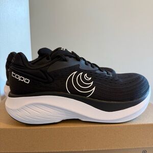 Topo Athletic Atmos 2 Running Shoe W7.5 NWT